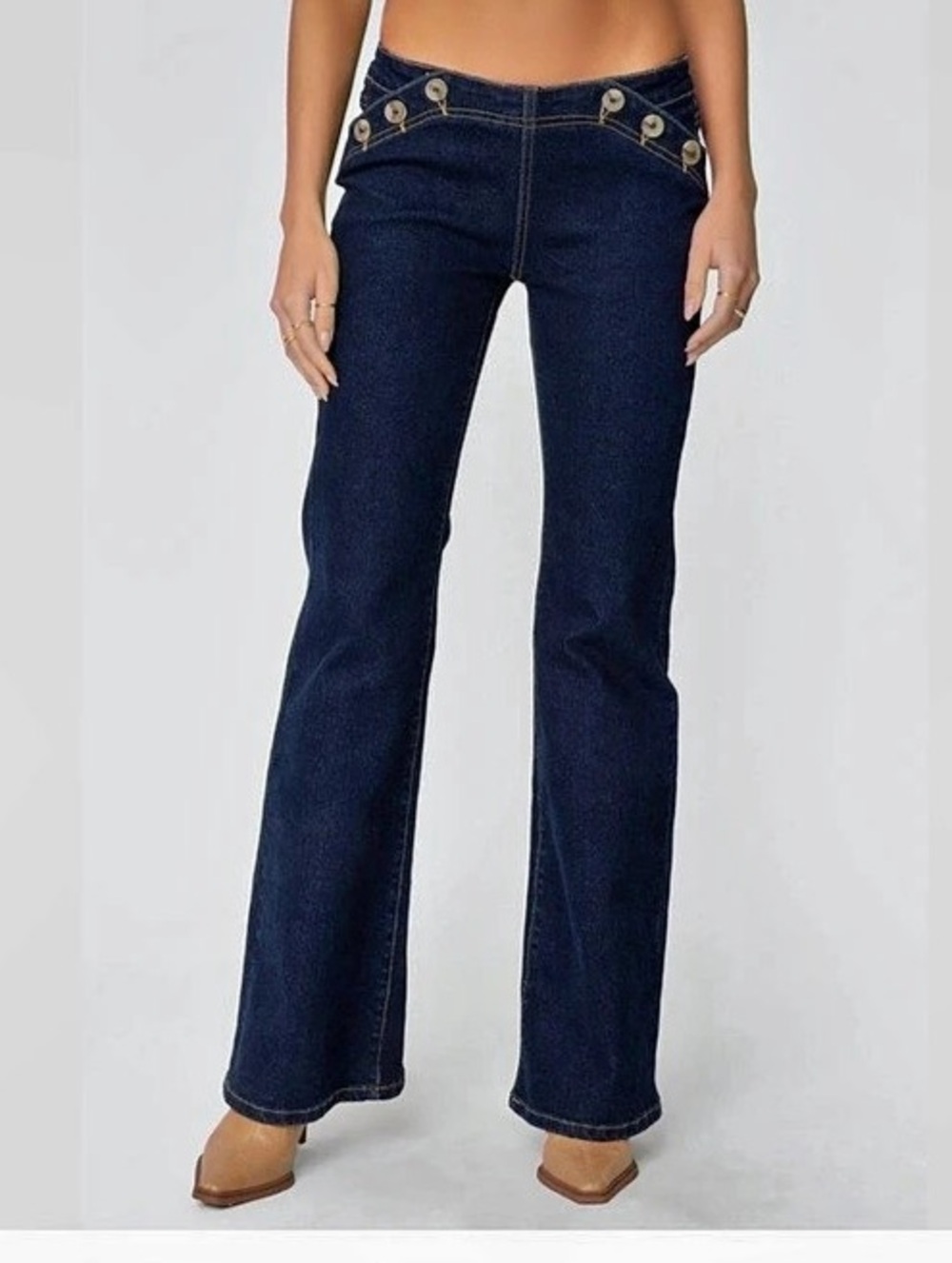 edikted Alison Low Rise Flared Jeans Size Medium - Runs Small